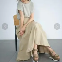 エミアトリエ＊ツイルサテン 張り感フレア ミモレ丈 ロングスカートのサムネイル
