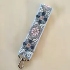 ❋ハンドメイドストラップm❋インド刺繍リボン　ハンドストラップ