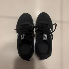 New Balance ブラック スニーカー