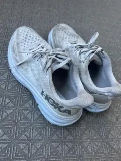 HOKA ホワイト スニーカー