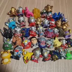 ウルトラマン指人形43個まとめ売りのサムネイル