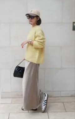 最終お値引き　サテン　ベージュ　ロングスカート