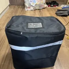 黒い収納バッグ ジッパー付き