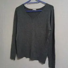 リブニット　Vネック