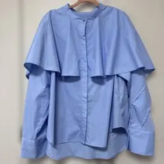 ボンジュールサガン　フリル付きライトブルー長袖シャツ