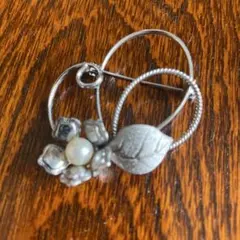 エレガント シルバーブローチ 花モチーフ　2個