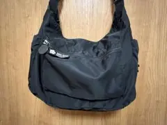 [中古] MARY QUANT ブラック ショルダーバッグ　大容量