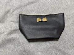 リボン付き黒ポーチ