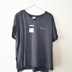 Champion グレー Vネック Tシャツ