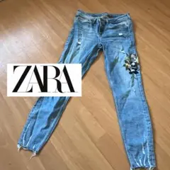 ZARA ザラ　花刺繍スキニーデニムパンツ　ダメージ加工