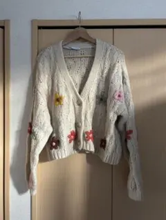 ZARA 花柄刺繍 カーディガン アイボリー