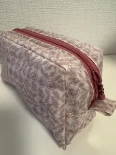 リバティラミネート生地使用の台形ポーチハンドメイド★20cm丸ファスナー使用