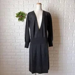 T099美品ICB ウール100%深Vネックニットワンピースグレー Sオンワード