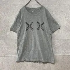 【UNIQLO】ユニクロ（one）カウズコラボTシャツ＊バックプリント＊伸縮性