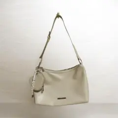 Chico チャーム付きミディアムバッグ アイボリー　 F