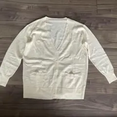 アイボリー Vネック カーディガン