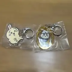 ちいかわ　アクリルキーホルダー　うさぎ　シーサー
