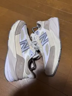 New Balance 990 V6