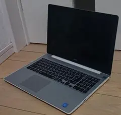 DELL Inspiron ノートPC 本体と電源コードのみのサムネイル