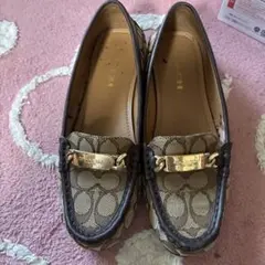 コーチ　COACH 花柄ローファー ピンク チェーン付き　25cm コーチ COACH 花柄ローファー ピンク チェーン付き 25cm - メルカリ