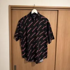 BALENCIAGA ロゴ総柄 ジップアップ 半袖シャツ ブラック 37のサムネイル
