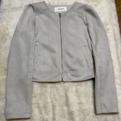 ROYAL PARTYロイヤルパーティーノーカラージャケット　ベージュ色