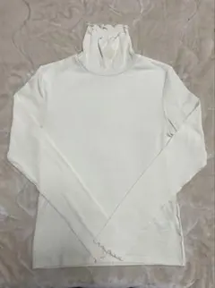 GU アイボリー タートルネック ニット S