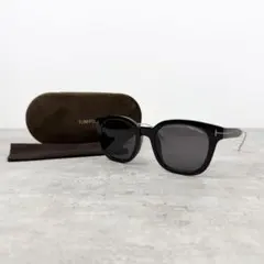 極美品】TOM FORD サングラス ウェリントン TF978-D ケースあり - メルカリ