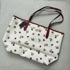 COACH コーチ トートバッグ 花柄 てんとう虫 白 ホワイトのサムネイル