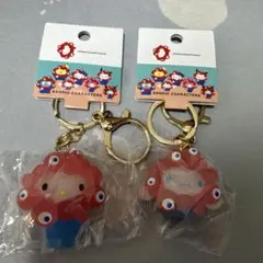 関西万博　サンリオ　ミャクミャク　クリアキーホルダー　シナモン　キティ