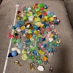 アクリルやプラスチック多色 多形　ビーズ　貝殻　スーパーボール等　夏休み工作材料