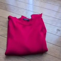 赤いリブ編み長袖ニット