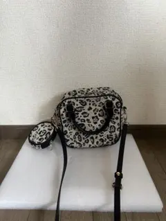 お*ん様 ヒョウ柄ショルダーバッグ
