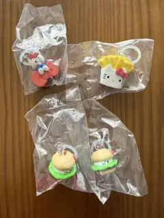 ハローキティ　アメリカンデザイン　めじるしアクセサリー