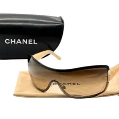 CHANEL シャネルサングラス シールド型 ブラウン　ケース付きのサムネイル