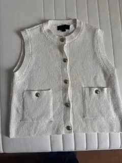 【4/12まで】ZARA ホワイトニットベスト