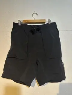 adidas 黒 ナイロンハーフパンツ