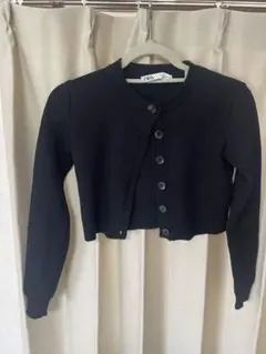 黒のクロップドカーディガン 長袖　ZARA