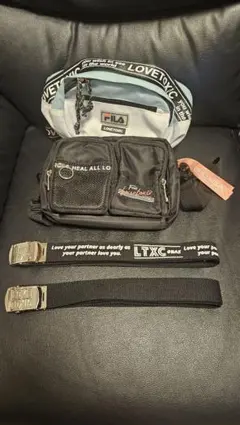 Love Toxic ボディバッグとベルト