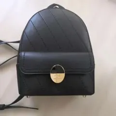 美品！【ジルバイジルスチュアート】黒　リュックのサムネイル