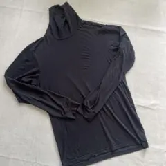 ユニクロヒートテック　タートルネック　ブラック