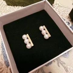 3連パールピアス イエローゴールド