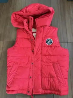 アバクロンビーアンドフィッチ　中綿ダウンベスト　レッド