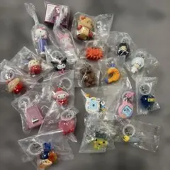 めじるしアクセサリー　たまごっち　カービィ　Sanrio いちご　まとめ売り