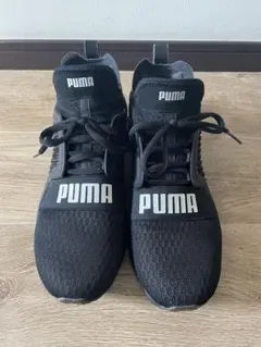 PUMA スニーカー