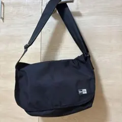 NEW ERA ショルダーバッグ ブラックのサムネイル