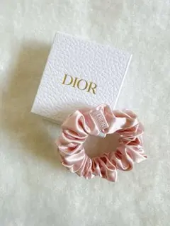 Dior サテン ヘアゴム ピンク 箱付きのサムネイル