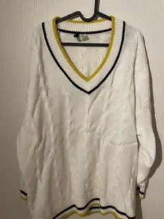 h&m Vネックケーブル編みセーター XL