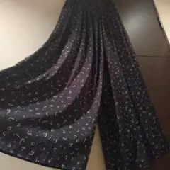（新品未使用値下げ）自由区 幾何学模様 ガウチョパンツ
