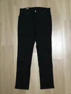 スキニーパンツ